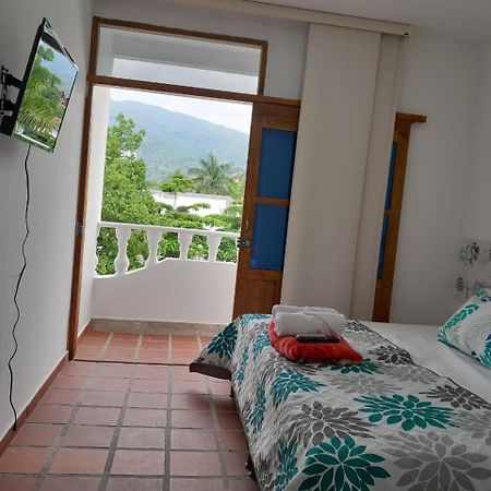 Hotel Santa Fe Del Parque Санта Фе де Антиокия Екстериор снимка