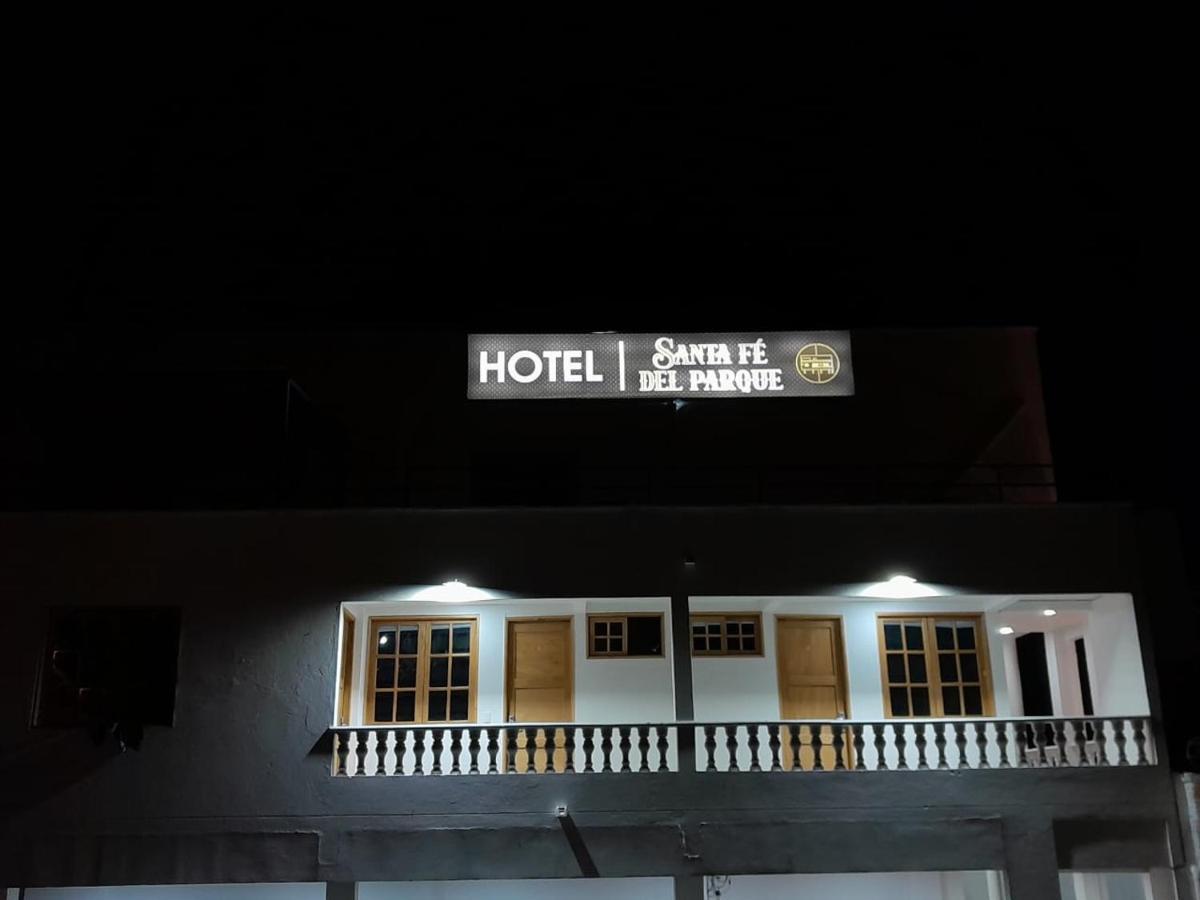 Hotel Santa Fe Del Parque Санта Фе де Антиокия Екстериор снимка