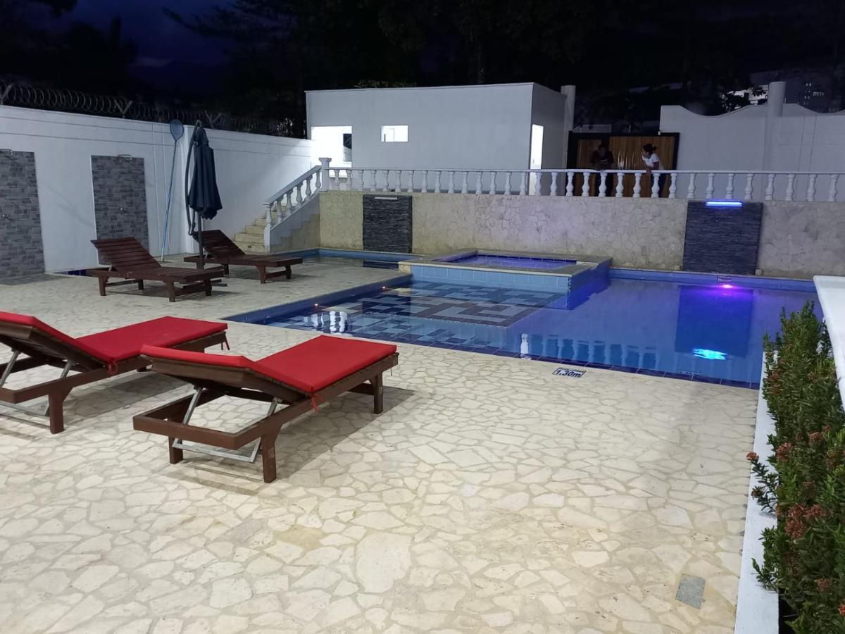 Hotel Santa Fe Del Parque Санта Фе де Антиокия Екстериор снимка