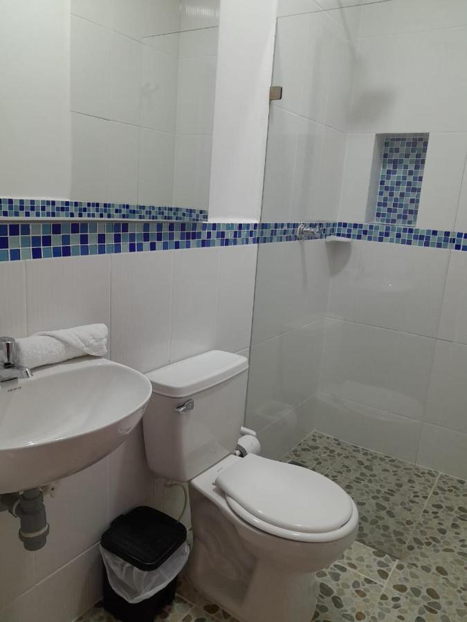 Hotel Santa Fe Del Parque Санта Фе де Антиокия Екстериор снимка