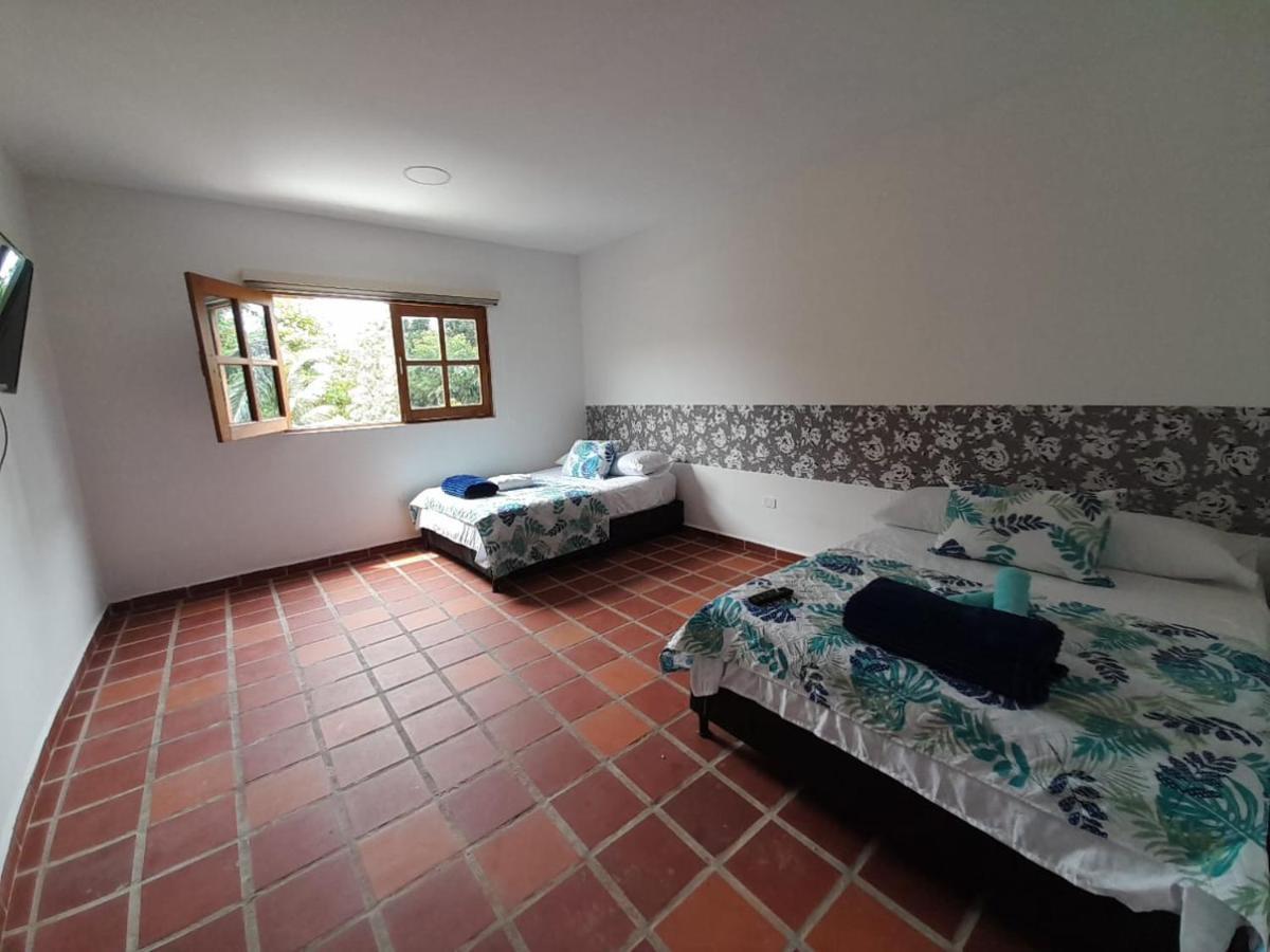 Hotel Santa Fe Del Parque Санта Фе де Антиокия Екстериор снимка