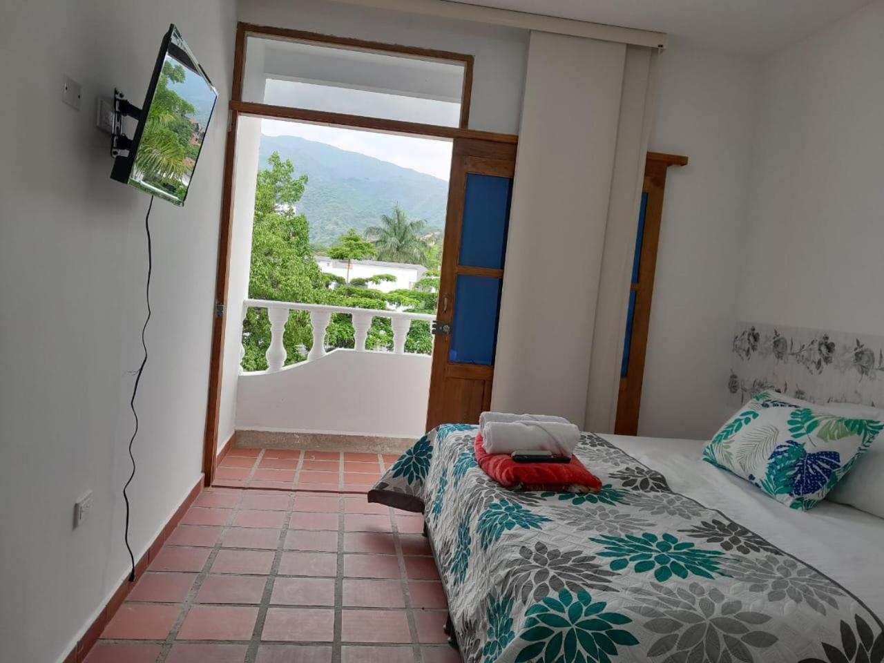 Hotel Santa Fe Del Parque Санта Фе де Антиокия Екстериор снимка